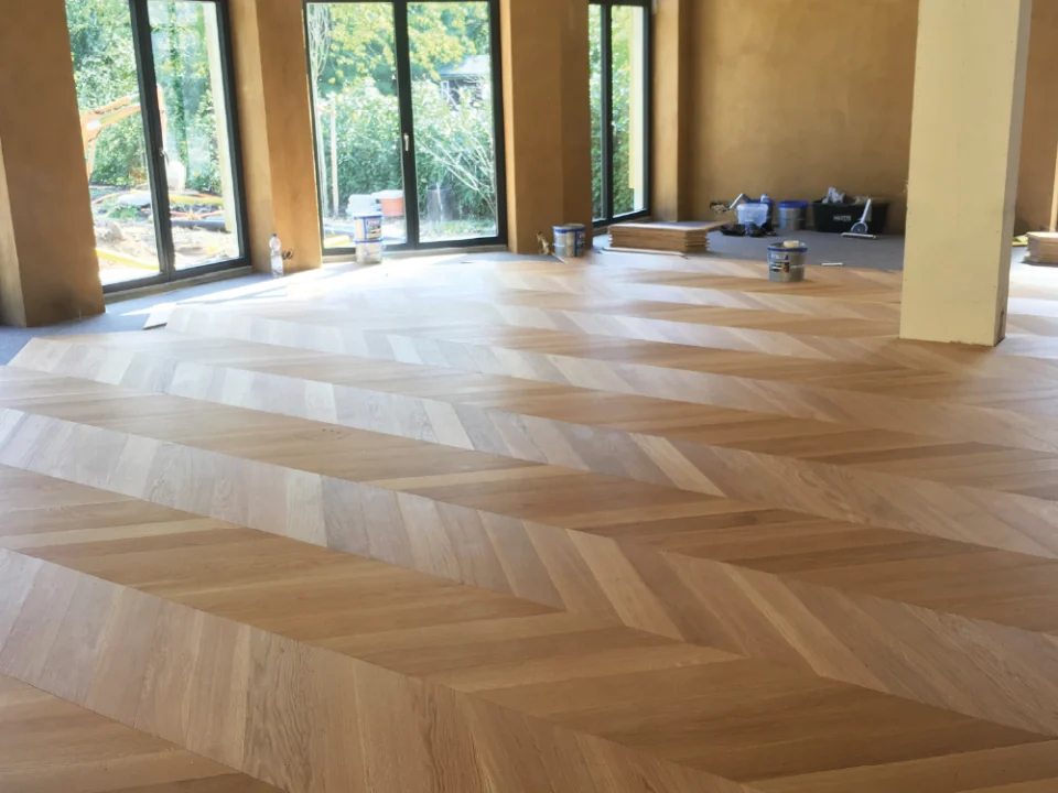 herter_parkett_eiche_chevron_geoelt