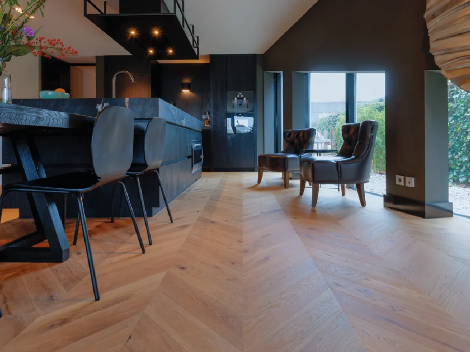 FB Hout IJburg_eiche_parkett_chevron